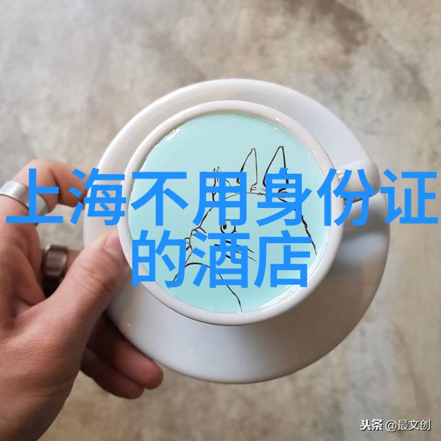 在迷雾缭绕的古城里寻找那位游子留下的踪迹