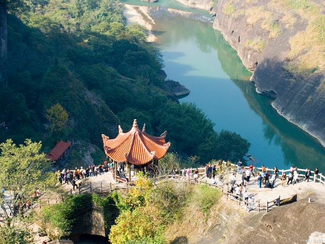 十一旅游推荐去国外_泉州旅游必去十大景点推荐_去南宁旅游一般都是那些景点/