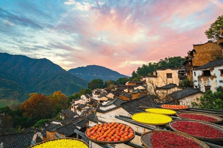 9月10月适合去哪里旅游_9月10月最适合去哪里旅游